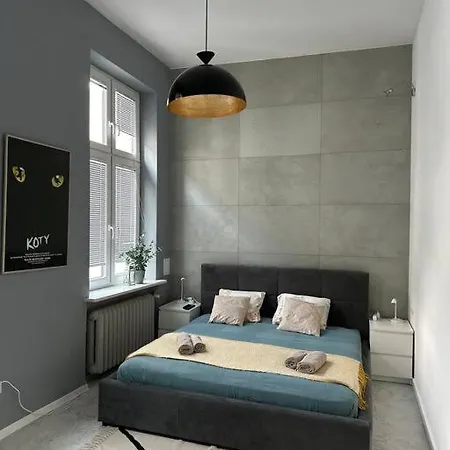 P-122 Piotrkowska Apartment. * Łódź