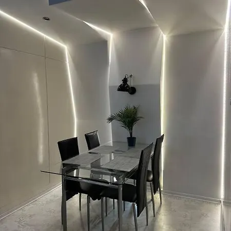 P-122 Piotrkowska Apartment. *