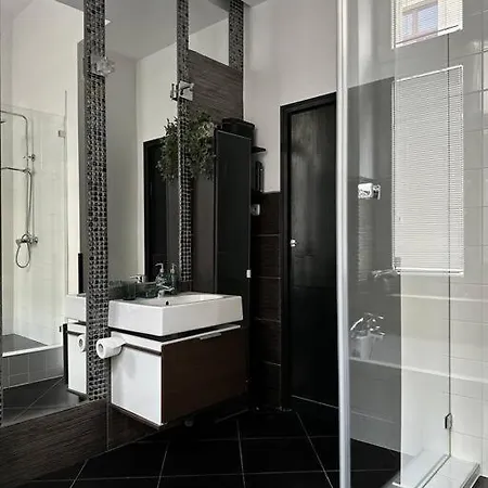 P-122 Piotrkowska Apartment.