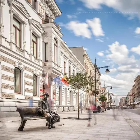 P-122 Piotrkowska Apartment. * Łódź