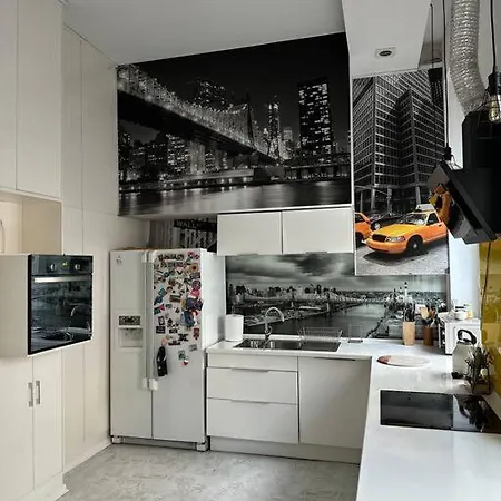 P-122 Piotrkowska Apartment. *