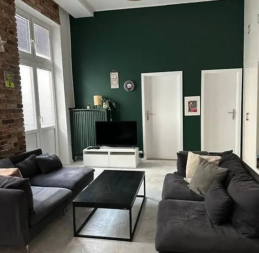 P-122 Piotrkowska Apartment. * Lodž