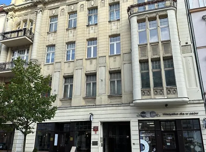 P-122 Piotrkowska Apartment. Lodž